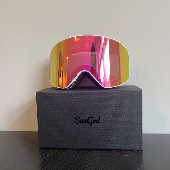 SunGod Vanguard Unisex Snow Goggle w/ Extra Lens - Picture 2 of 3